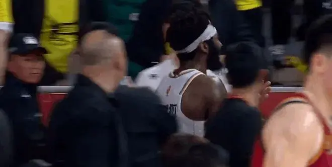 北京首钢与山西外援杰曼古德温激烈冲突遭驱逐 两人得分均超20分