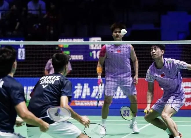 中国羽毛球队男双组合表现不佳引发球迷热议