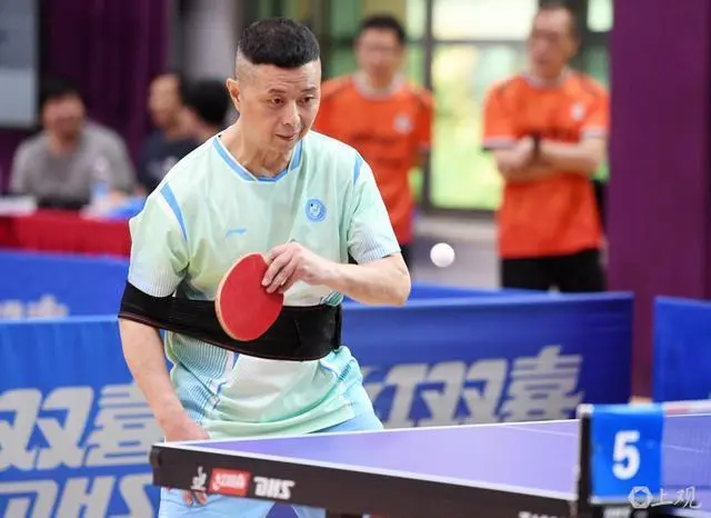 45岁教授李筱峰确诊帕金森病 分享早期症状与治疗经历