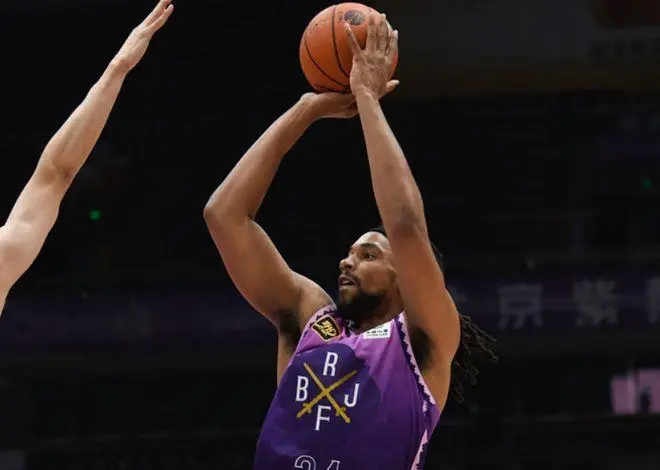 国手球员年薪550万引热议 杯赛场均3分表现遭质疑