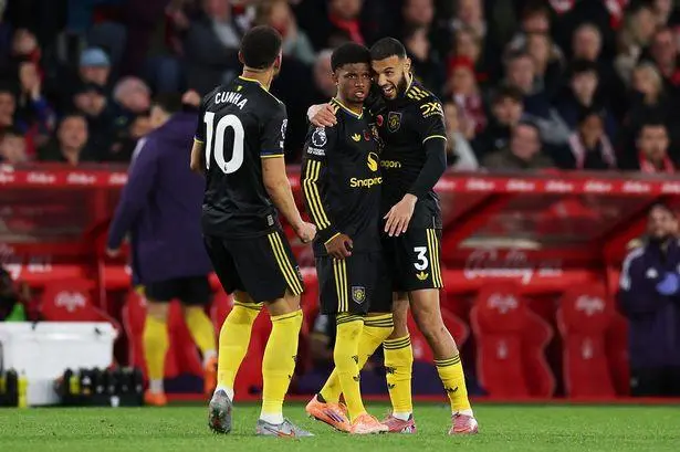 英超第10轮焦点战：曼联防线问题与进攻亮点解析